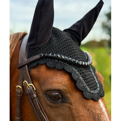 Öronhuva, Krossade kristaller SVART