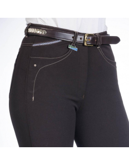 Ridbyxa Amalie, Brun